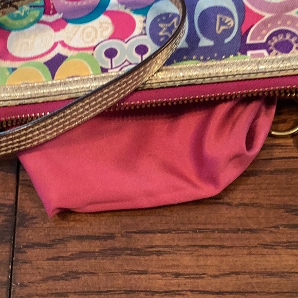 Poppy Coach Large Multicolored Wristlet/Clutch - Picture 12 of 16